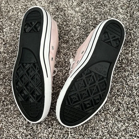 Converse - Picture 3 of 4